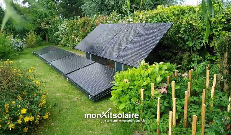 Installation d'un kit solaire dans un jardin 